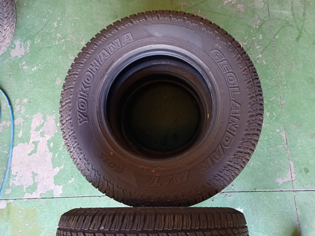 Juego de neumáticos YOKOHAMA