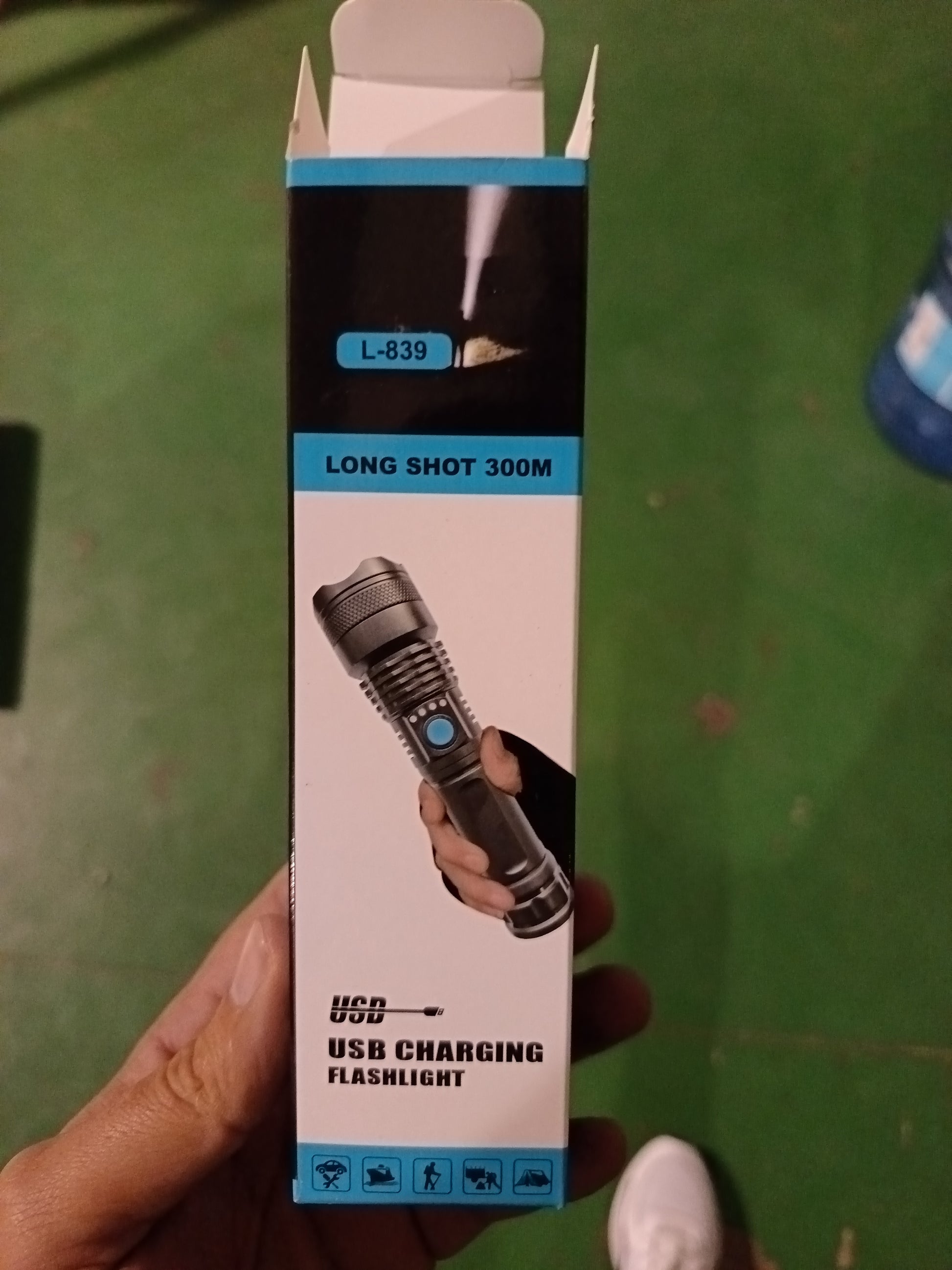 USB CHARGING FLASHLIGHT