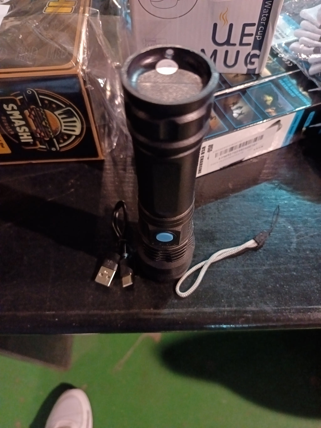 USB CHARGING FLASHLIGHT