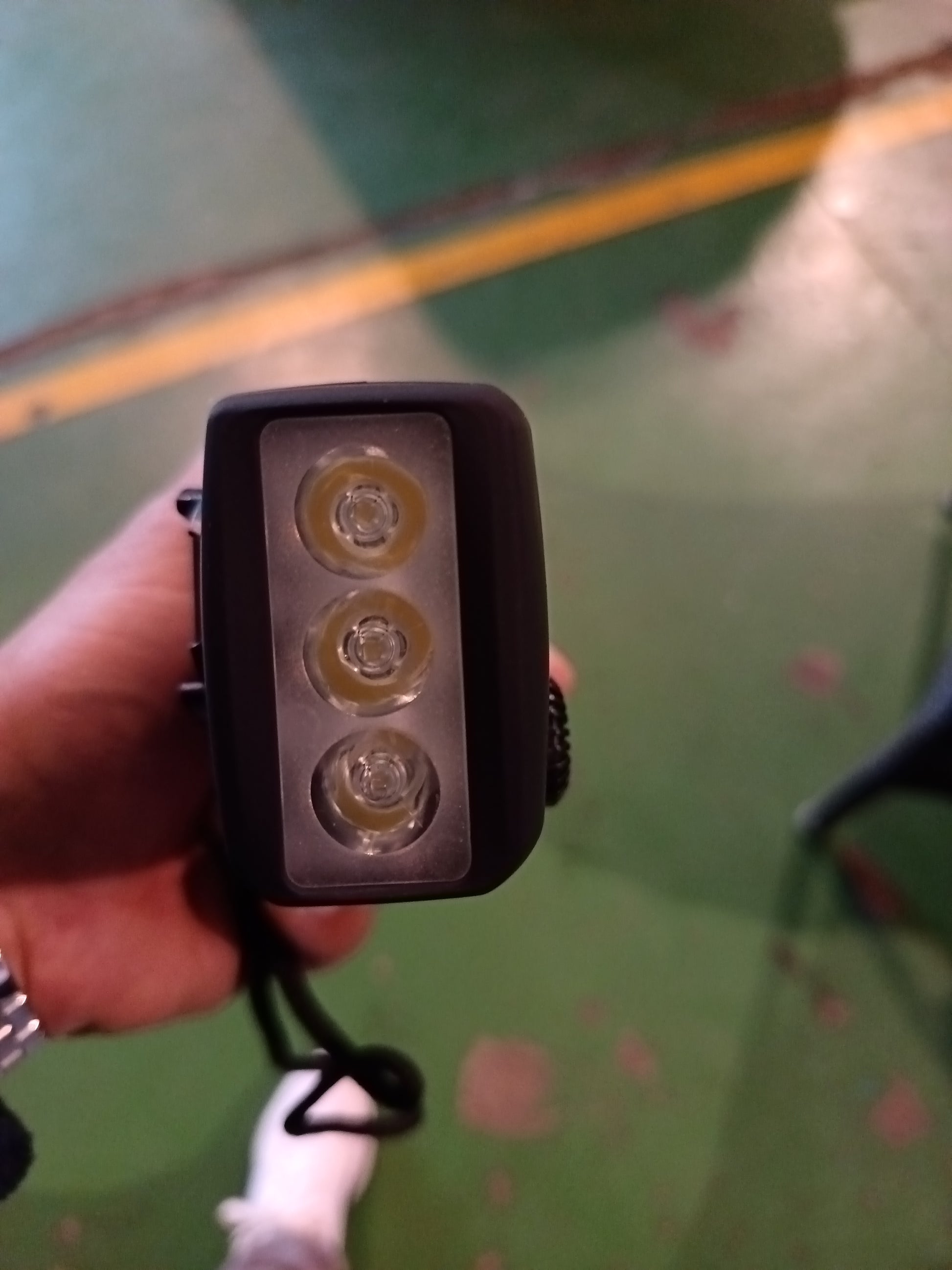 Radio de emergencia con manivela linterna LED